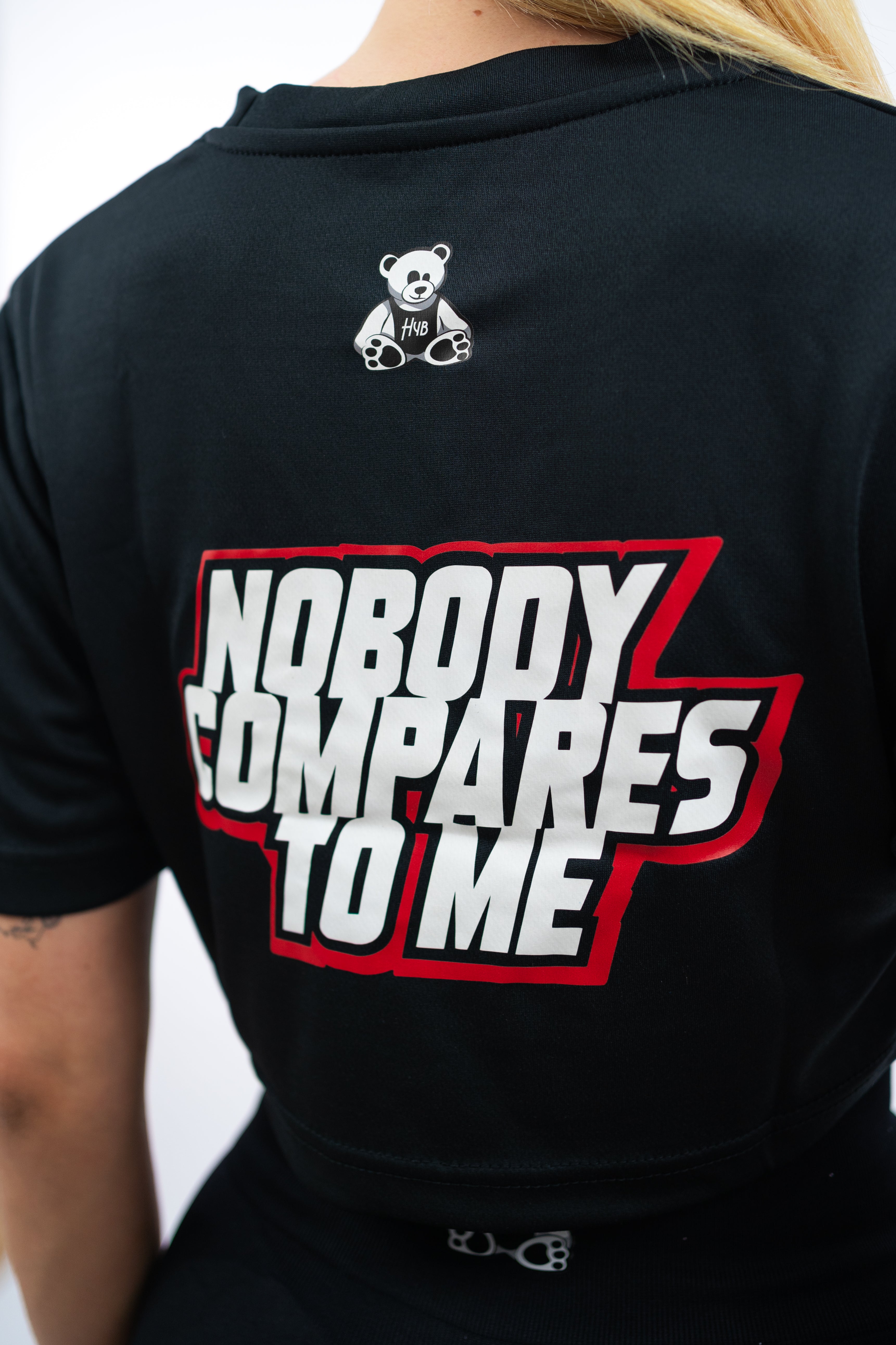 T-SHIRT CROP NOBODY NERA
