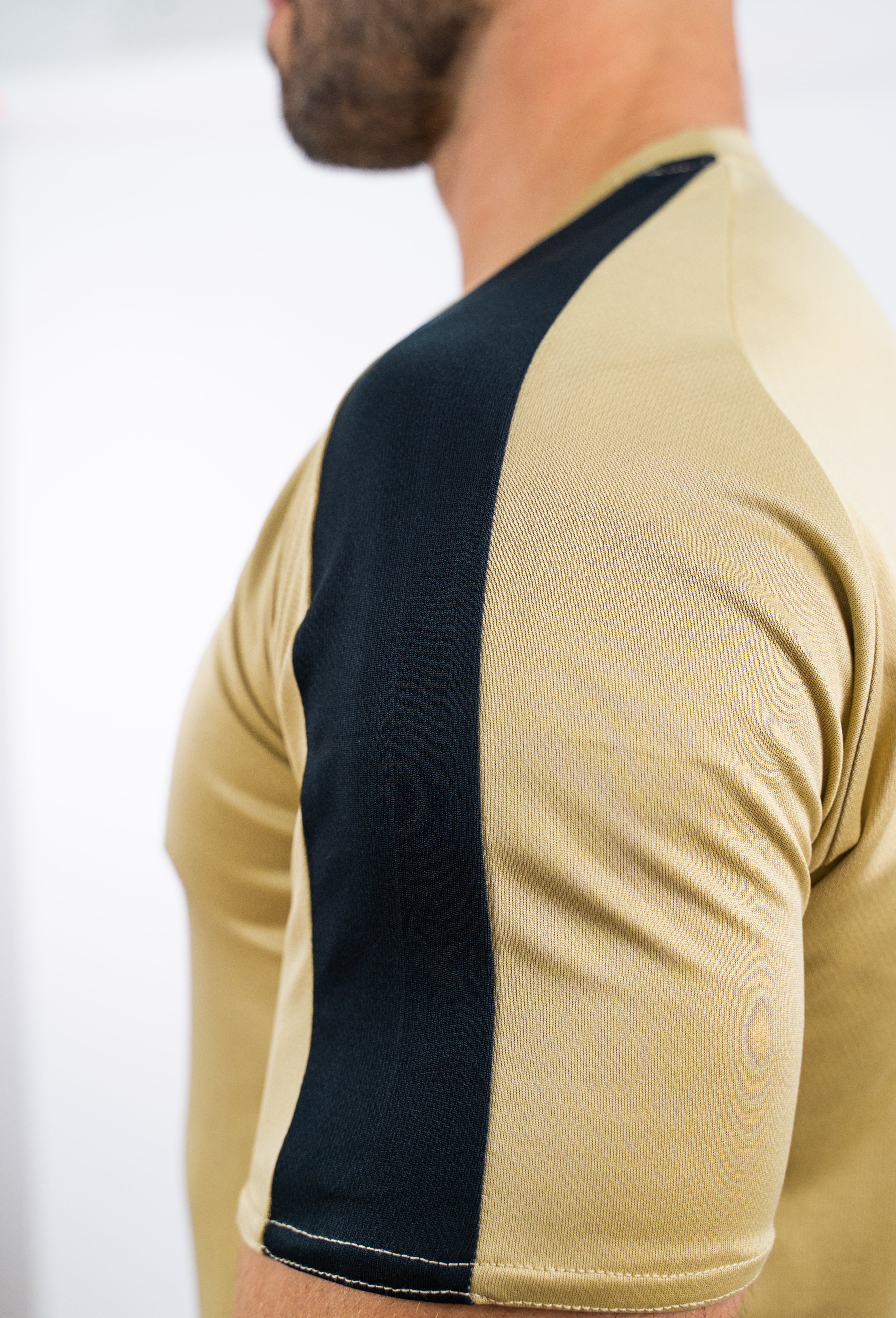 T-SHIRT PERFORMANCE ORO