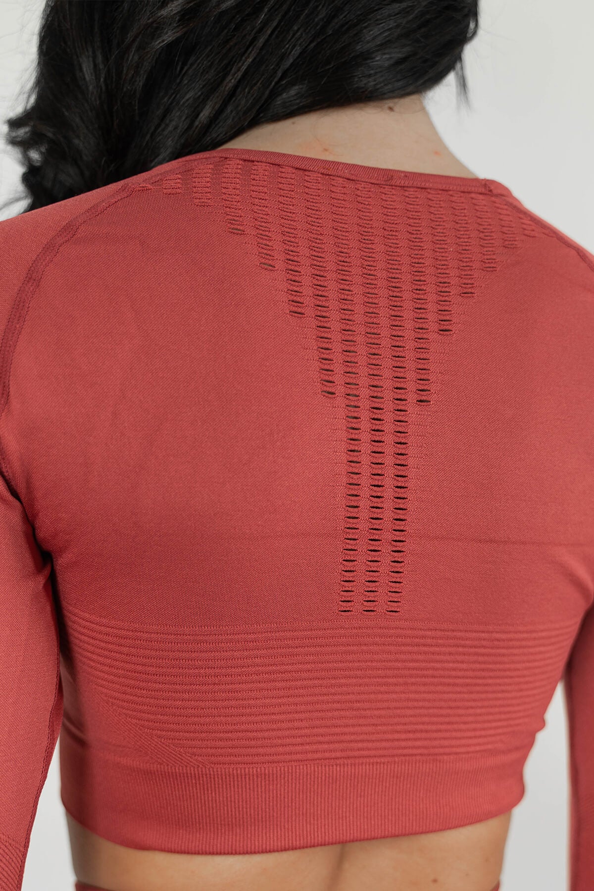 CROP TOP PERFORMANCE AUTUMN RED - MANICA LUNGA