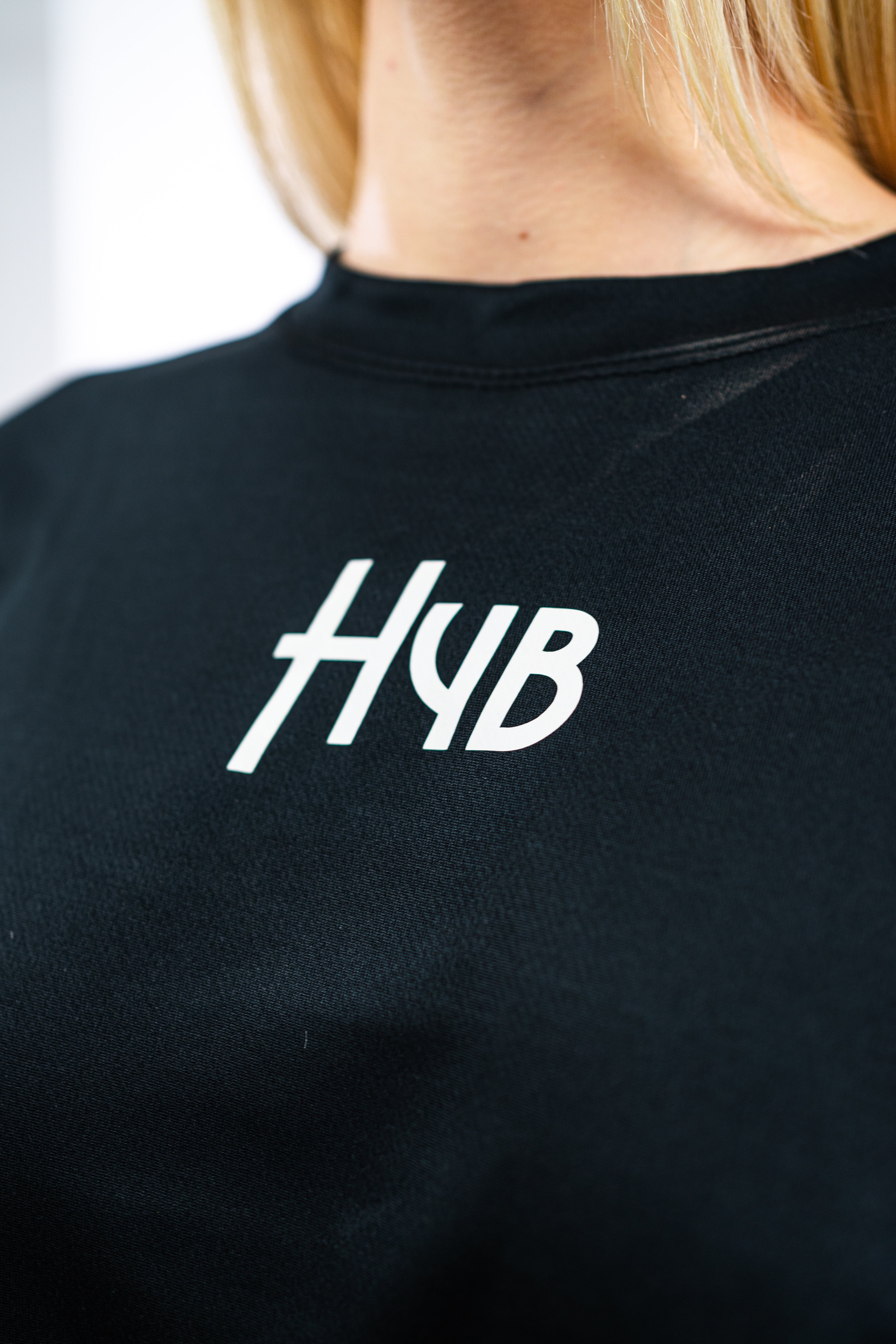 T-SHIRT CROP NOBODY NERA