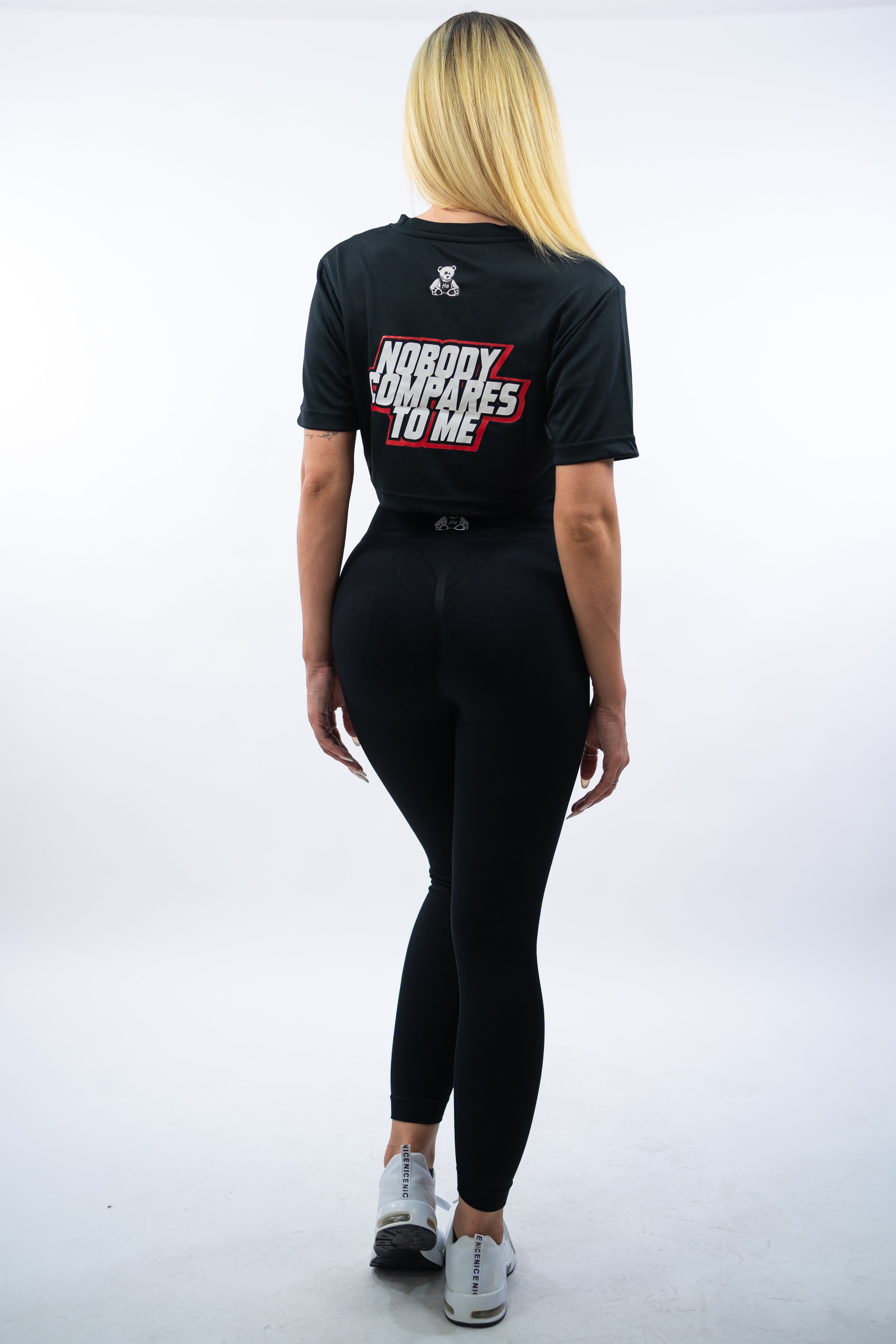 T-SHIRT CROP NOBODY NERA