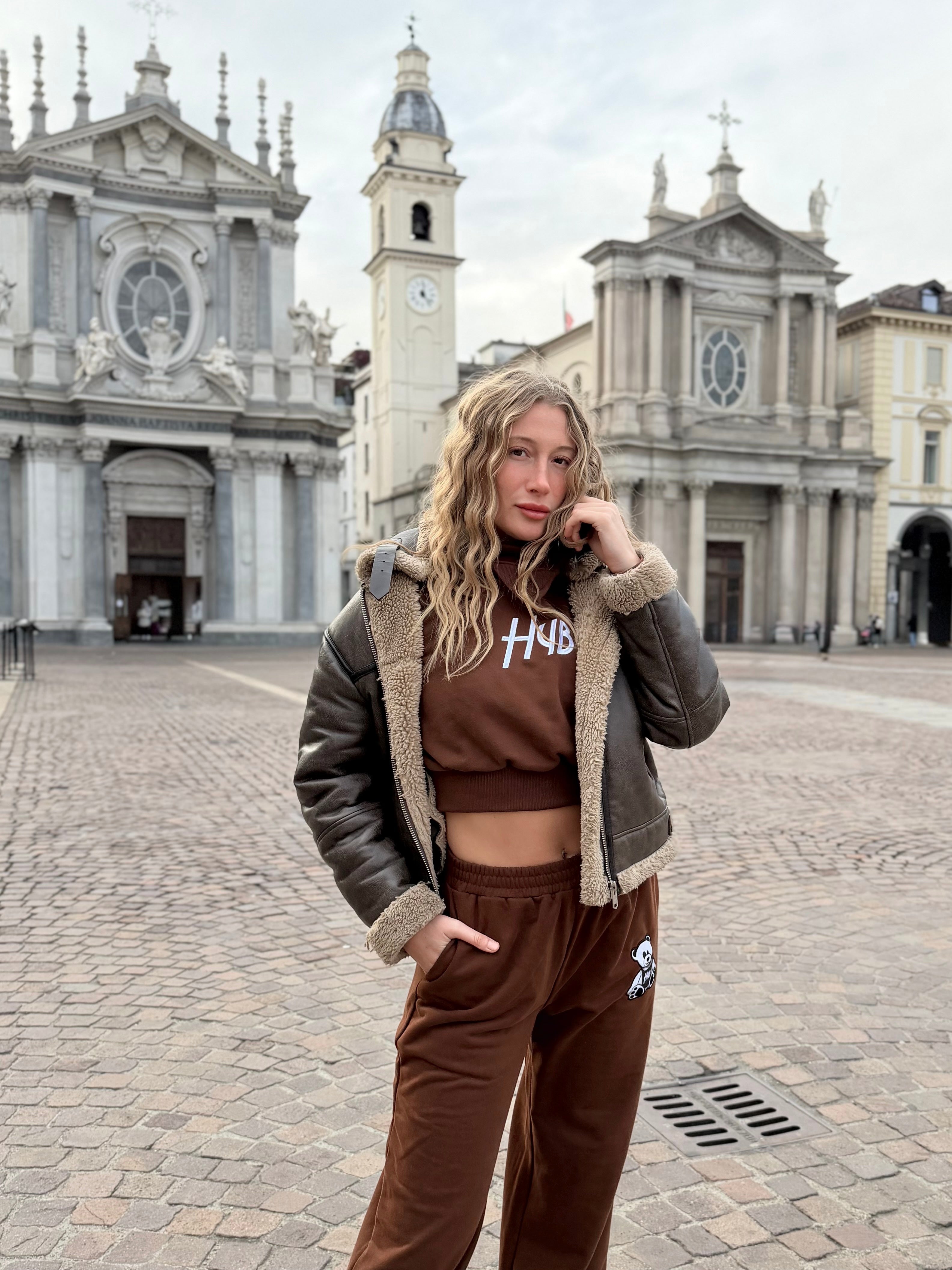 FELPA CROP ESSENZA MARRONE