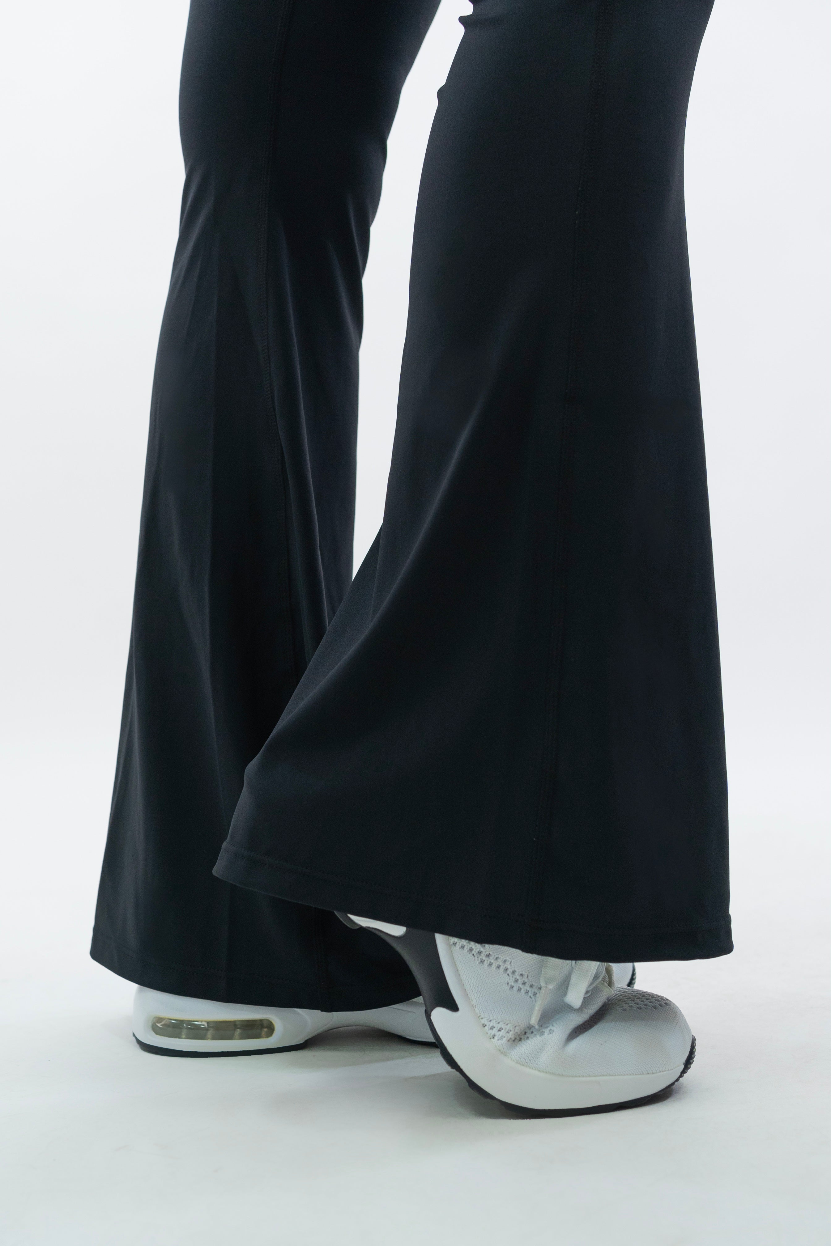 LEGGINGS A ZAMPA DI ELEFANTE VENUS NERO