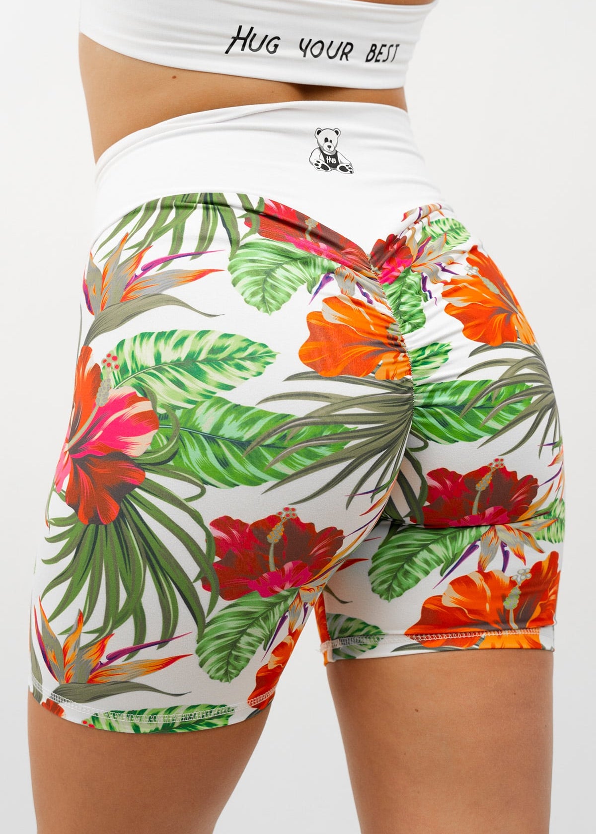 Shorts-intense-floral-retro-min.jpg
